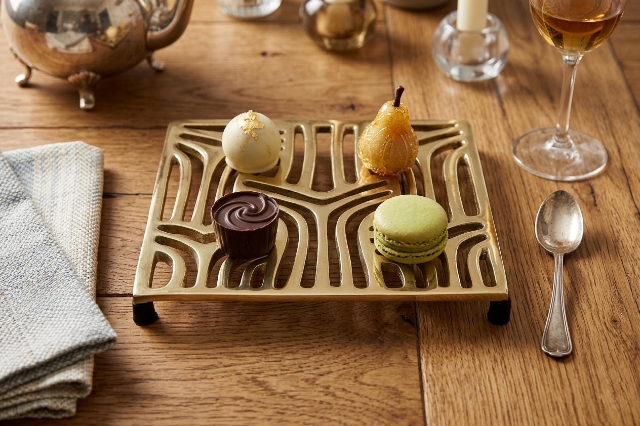 Modern Gold Square Trivet – Minimalist Heat-Resistant Kitchen Hot Pad
